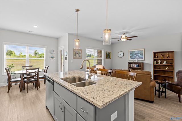 26738 Kyle Lane, Athens, AL 35613