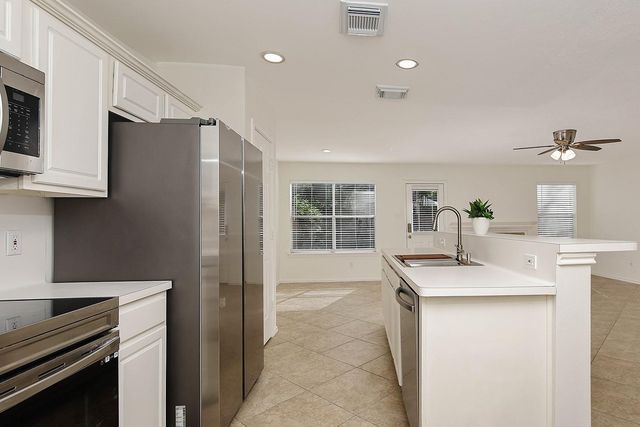 222 Blushwood Place, The Woodlands, TX 77382