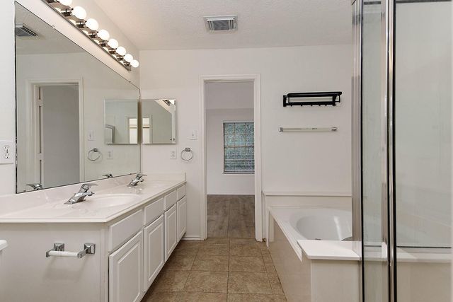 222 Blushwood Place, The Woodlands, TX 77382