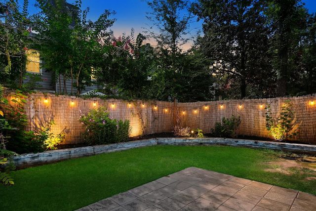 222 Blushwood Place, The Woodlands, TX 77382