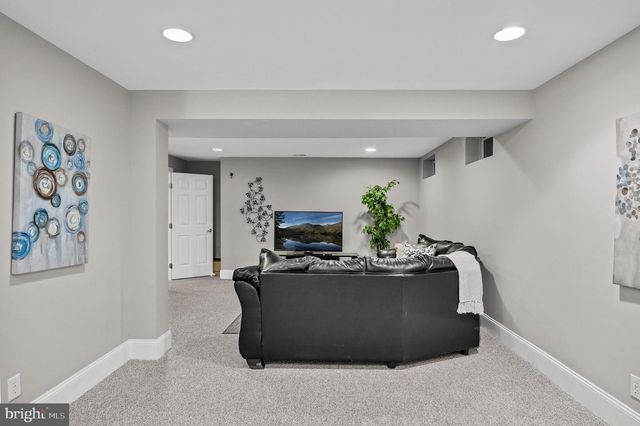 9 ASTER CT, Medford, NJ 08055
