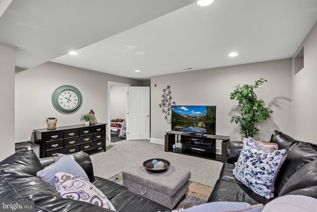 9 ASTER CT, Medford, NJ 08055