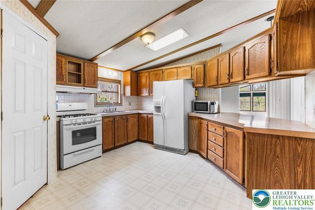 335 Weinsteiger Road, Bechtelsville Boro, PA 19505