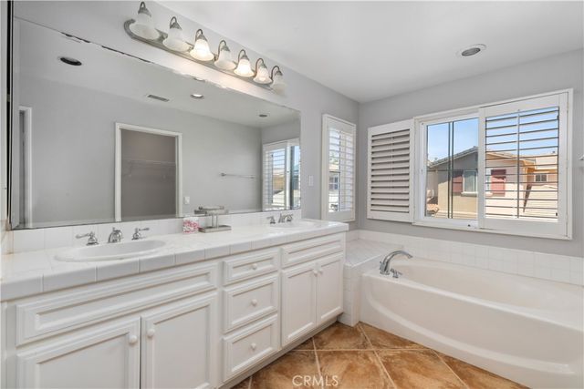 16 Ellistone 43, Irvine, CA 92602