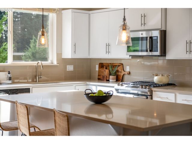 16712 Se FOX GLEN Ct, Happy Valley, OR 97015