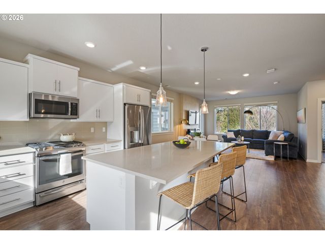 16712 Se FOX GLEN Ct, Happy Valley, OR 97015