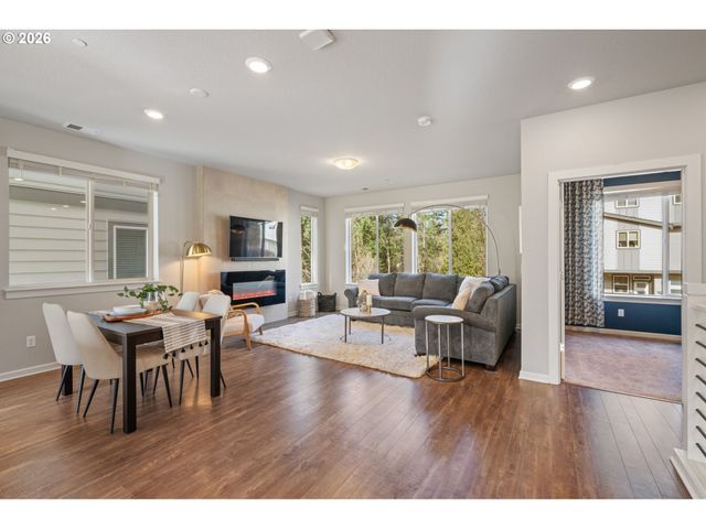 16712 Se FOX GLEN Ct, Happy Valley, OR 97015