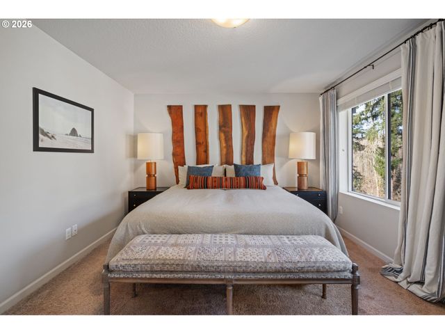 16712 Se FOX GLEN Ct, Happy Valley, OR 97015