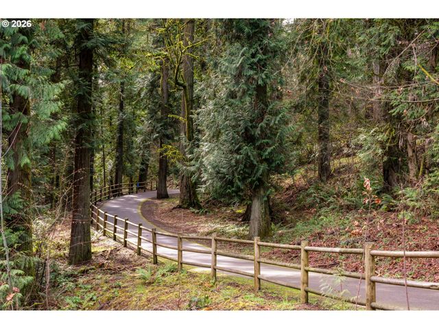 16712 Se FOX GLEN Ct, Happy Valley, OR 97015