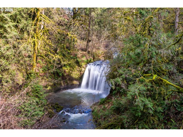 16712 Se FOX GLEN Ct, Happy Valley, OR 97015