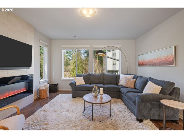 16712 Se FOX GLEN Ct, Happy Valley, OR 97015