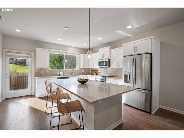 16712 Se FOX GLEN Ct, Happy Valley, OR 97015