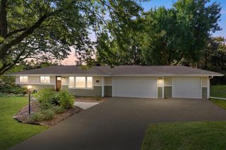 21525 Belgren ROAD, Waukesha, WI 53186