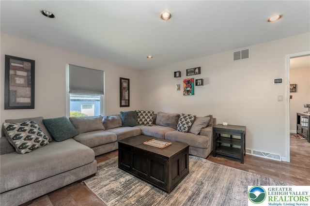 6 View Drive, Walnutport Boro, PA 18088