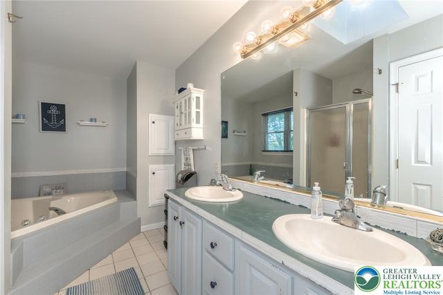 6 View Drive, Walnutport Boro, PA 18088