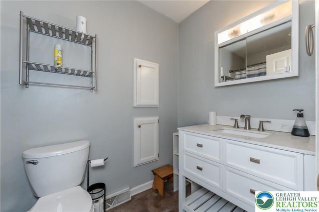 6 View Drive, Walnutport Boro, PA 18088