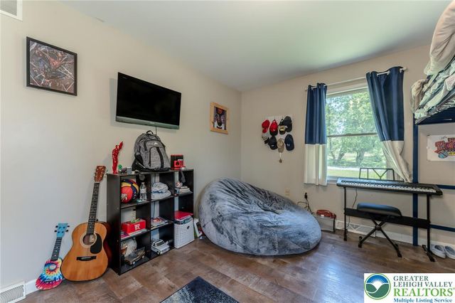 6 View Drive, Walnutport Boro, PA 18088