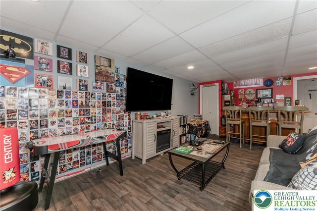 6 View Drive, Walnutport Boro, PA 18088