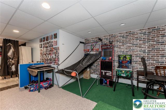 6 View Drive, Walnutport Boro, PA 18088