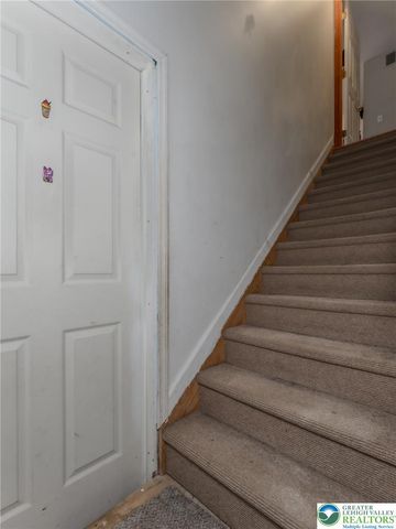 6 View Drive, Walnutport Boro, PA 18088