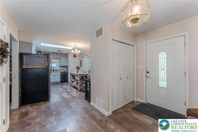 6 View Drive, Walnutport Boro, PA 18088