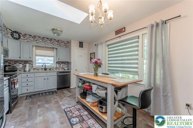 6 View Drive, Walnutport Boro, PA 18088