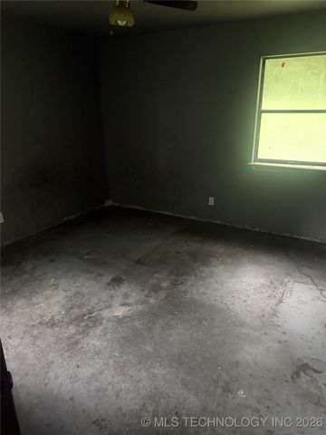 5090 S Robert Girten Road, Chelsea, OK 74016