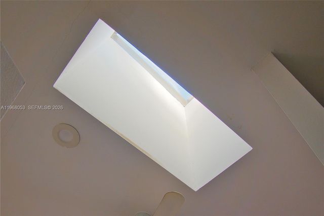 20040 E Oakmont Dr, Hialeah, FL 33015