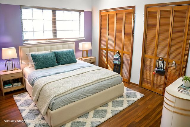 20040 E Oakmont Dr, Hialeah, FL 33015