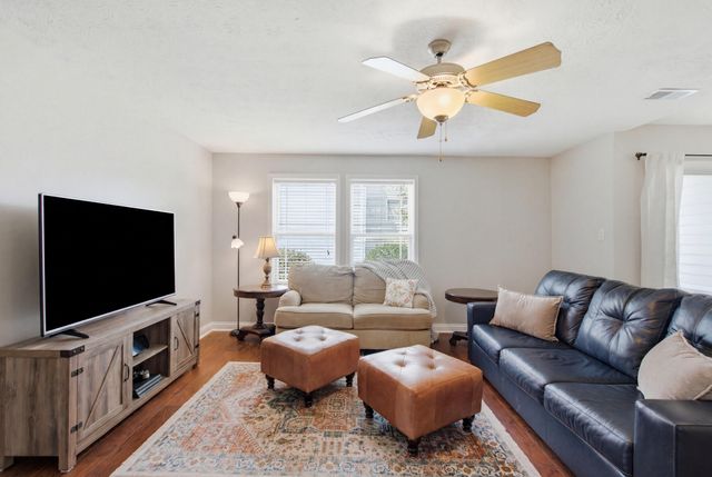 2414 Lake Park Road 6101, Lexington, KY 40502