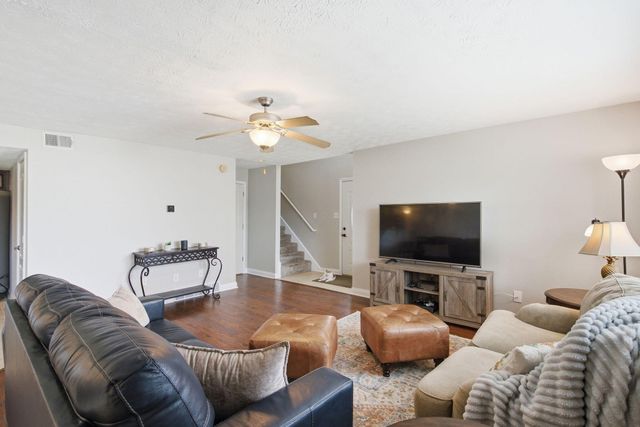 2414 Lake Park Road 6101, Lexington, KY 40502
