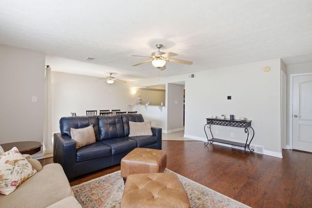 2414 Lake Park Road 6101, Lexington, KY 40502
