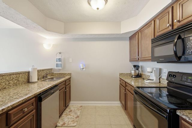 2414 Lake Park Road 6101, Lexington, KY 40502