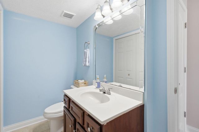 2414 Lake Park Road 6101, Lexington, KY 40502