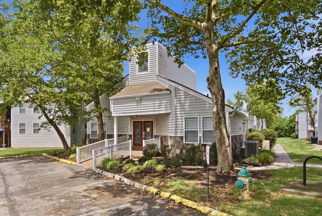 2414 Lake Park Road 6101, Lexington, KY 40502
