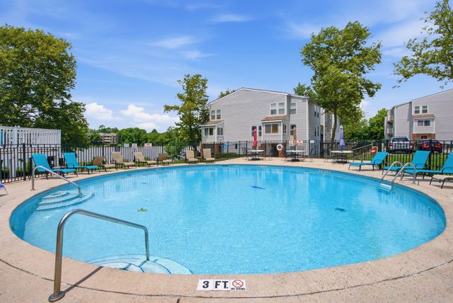 2414 Lake Park Road 6101, Lexington, KY 40502