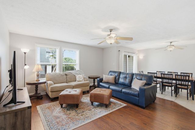 2414 Lake Park Road 6101, Lexington, KY 40502
