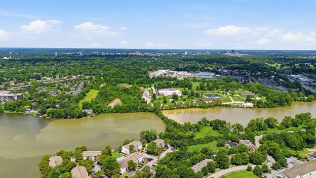 2414 Lake Park Road 6101, Lexington, KY 40502
