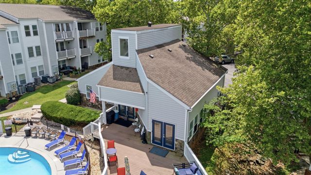 2414 Lake Park Road 6101, Lexington, KY 40502