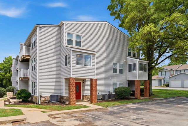 2414 Lake Park Road 6101, Lexington, KY 40502