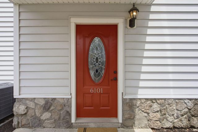 2414 Lake Park Road 6101, Lexington, KY 40502