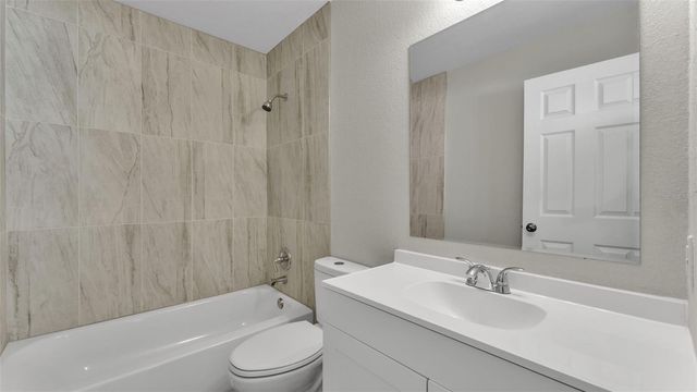 260 VILLAGE CREST COURT, Lakeland, FL 33809