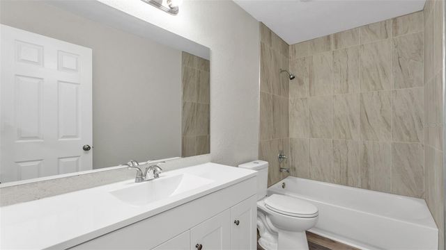 260 VILLAGE CREST COURT, Lakeland, FL 33809