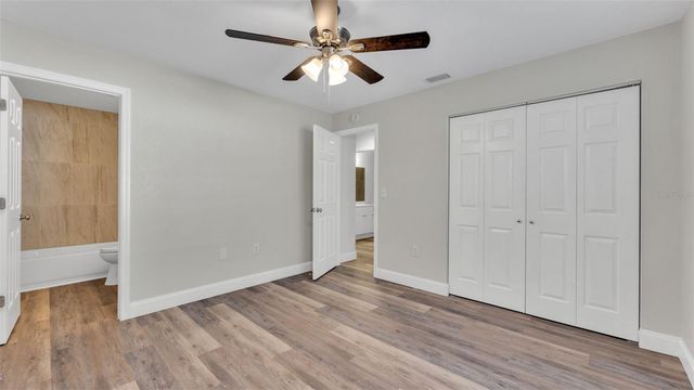 260 VILLAGE CREST COURT, Lakeland, FL 33809