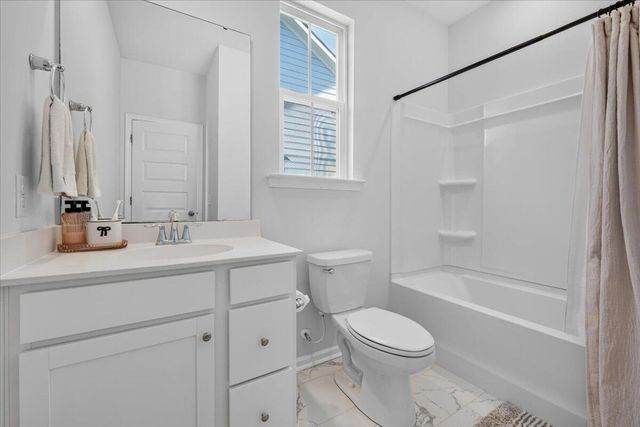 206 W Respite Lane, Summerville, SC 29483