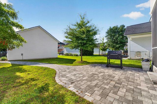206 W Respite Lane, Summerville, SC 29483