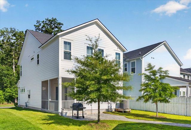 206 W Respite Lane, Summerville, SC 29483