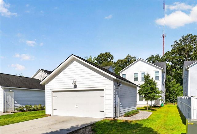 206 W Respite Lane, Summerville, SC 29483