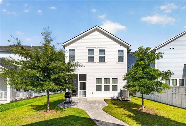 206 W Respite Lane, Summerville, SC 29483