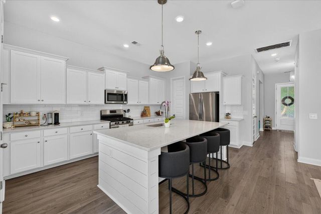206 W Respite Lane, Summerville, SC 29483
